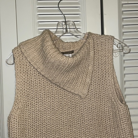 J Crew Sleeveless Sweater - Picture 1 of 3